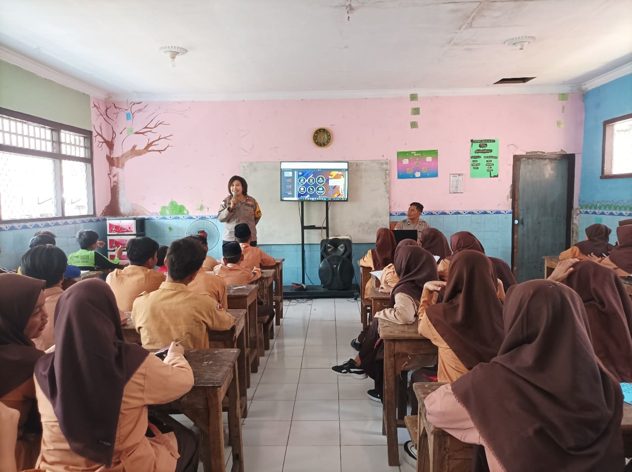 SELAMAT DATANG DI MTs DARUSSALAM NGEMBE